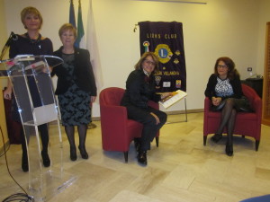 foto con giosi,,emanuela e cristina