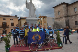 Il sindaco Alemanno con il suo vice e i ciclisti di Ora et Labora